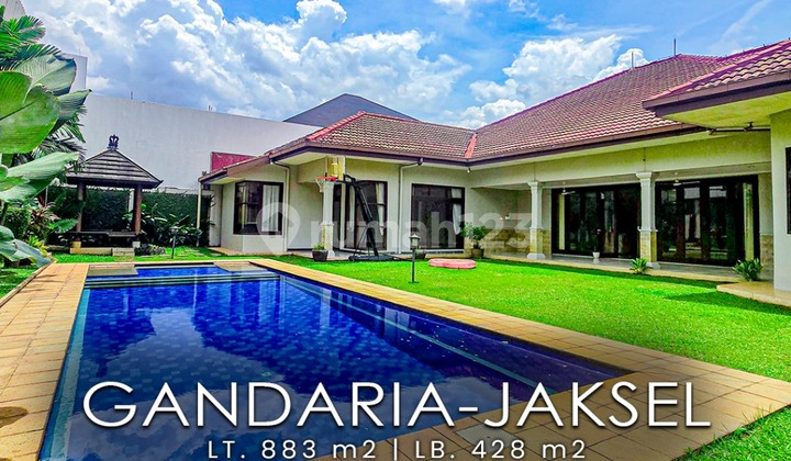 RUMAH TOWNHOUSE DENGAN KOLAM RENANG DI CILANDAK JAKSEL