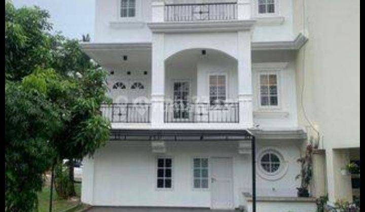 Rumah Hoek 3 Lantai Cantik di Villa Jatibening, Bekasi  1