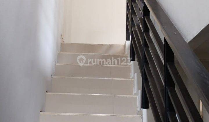 Rumah 3 Lantai Termurah Siap Huni Prestisius di Summarecon Bekasi, Cluster Lotus 2