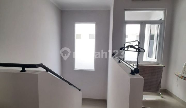 foto lainnya rumah terawat semi furnish 2