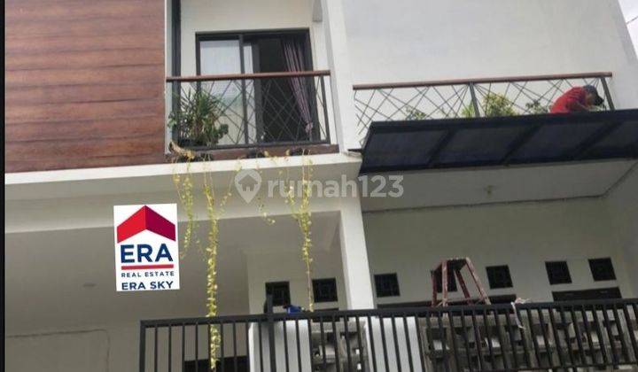 Rumah 2 Lantai LT 100 Cantik Rapih Terawat Kamar Tidur 3+1 di Harapan Mulya Bekasi
 1