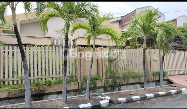 RUMAH 2 LT DI JL MANYAR KERTOARJO SURABAYA 