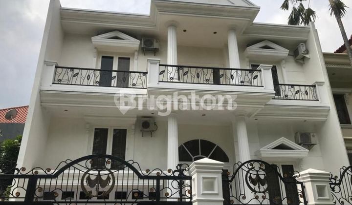 Ready-to-Occupy House in Graha Famili Surabaya