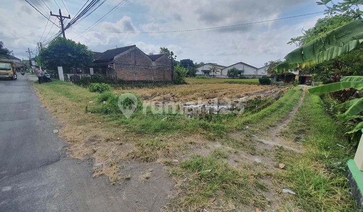 Jl Raya Berbah, 7 Minutes to Adisucipto Airport