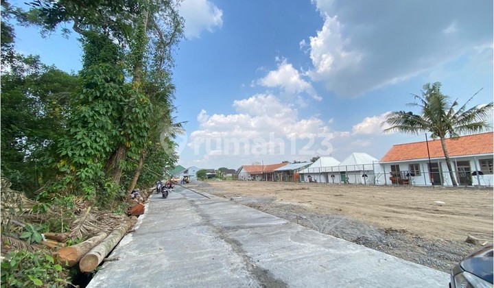 Near Budi Mulia Dua Panjen Elementary School, Land Certificate (SHM) Legality