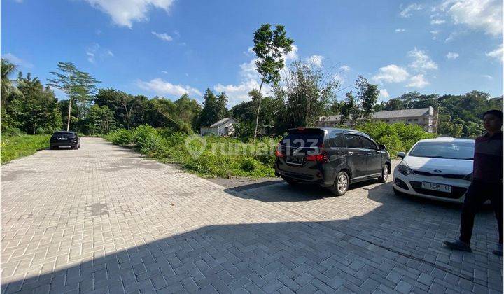 Dekat UII, Lingkungan Kos dan Kuliner, Tanah Langka 1