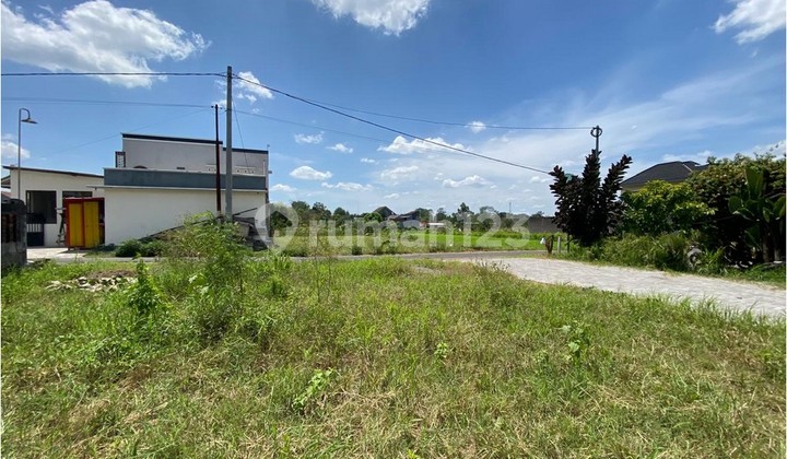 Peace St, Near Ndalem Kalengan Restaurant Peace St, Near Ndalem Kalengan Restaurant