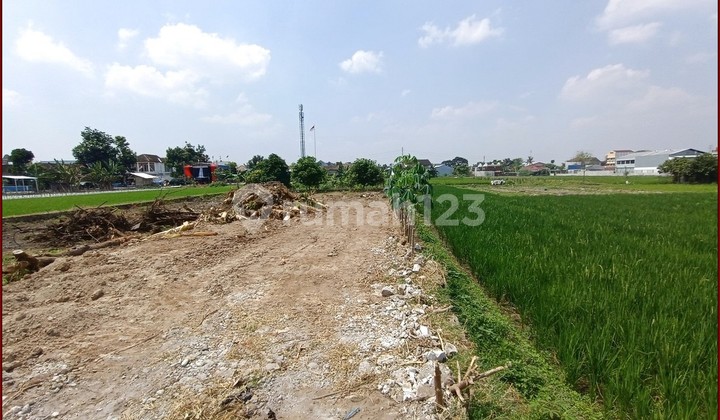 Nogotirto land with a view of cool rice fields, only 5 km from Jogja City Mall.