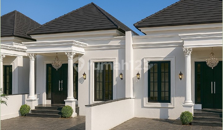 near Panjatan Police Station Wates, 400 million house with classic theme 2