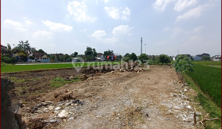 Nogotirto land with a view of cool rice fields, only 5 km from Jogja City Mall.