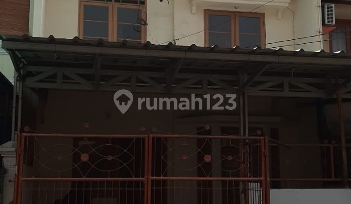 Rumah Bagus di Taman Palem Lestari. Deket Jalan utama