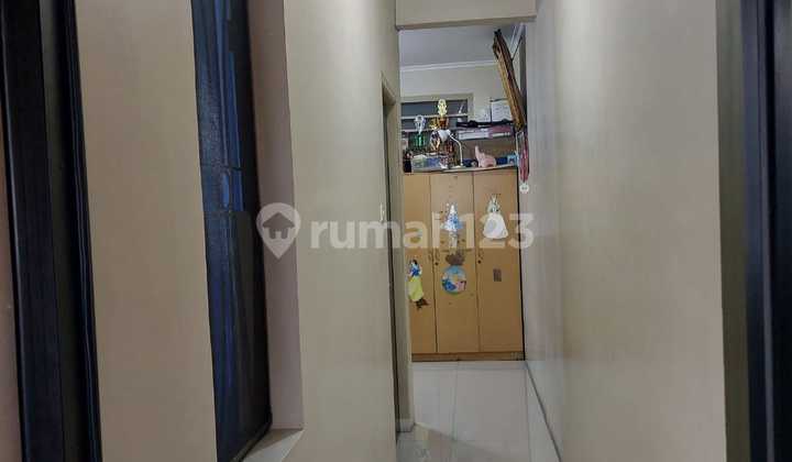 For Sale, Ready-to-Occupy House in Taman Palm Lestari, 3 Floors, SHM 2
