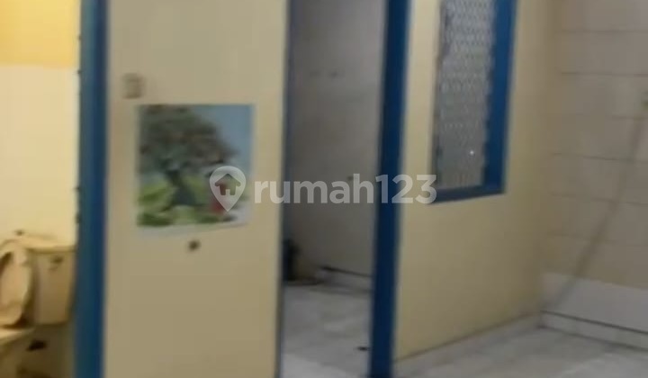 Disewakan Rumah di Duta Garden Luas 8x17m Disewakan Rumah di Duta Garden Luas 8x17m