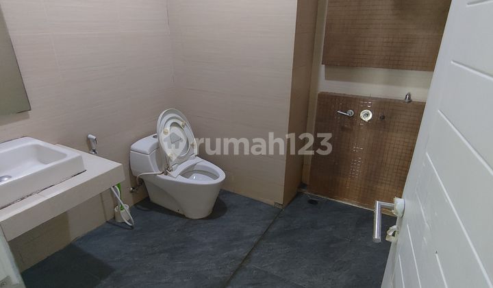 Minimalist House Near Airport, 3 Bedrooms, Mezzanine, Excellent 2