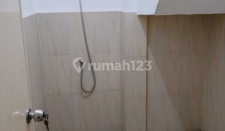 Hunia in Taman Palem Lestari, 2 Bedrooms, Strategic Location Near Green Sedayu Mall, Schools, Citra 6, Toll Road Hunia in Taman Palem Lestari, 2 Bedrooms, Strategic Location Near Green Sedayu Mall, Schools, Citra 6, Toll Road