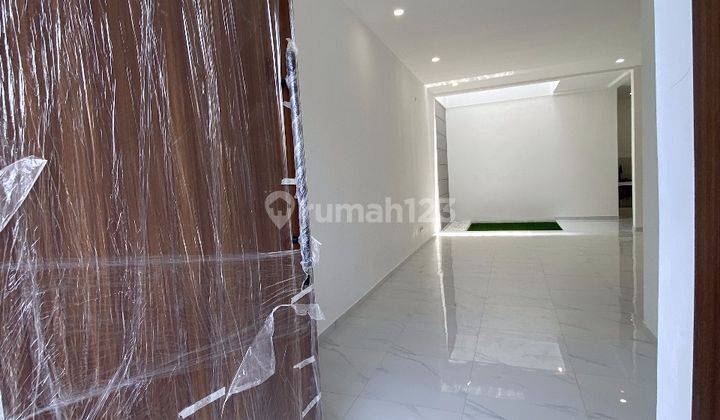 Rumah Baru Modern Minimalis di Taman Kopo Indah Tki 3 2