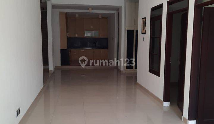 DIJUAL RUMAH MEWAH 
 2 LT DI TKI 2 Jalan Utama 2