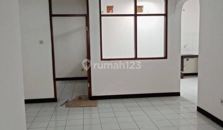 Dijual Rumah di Taman Kopo Indah 1 SHM Sudah Renovasi 2