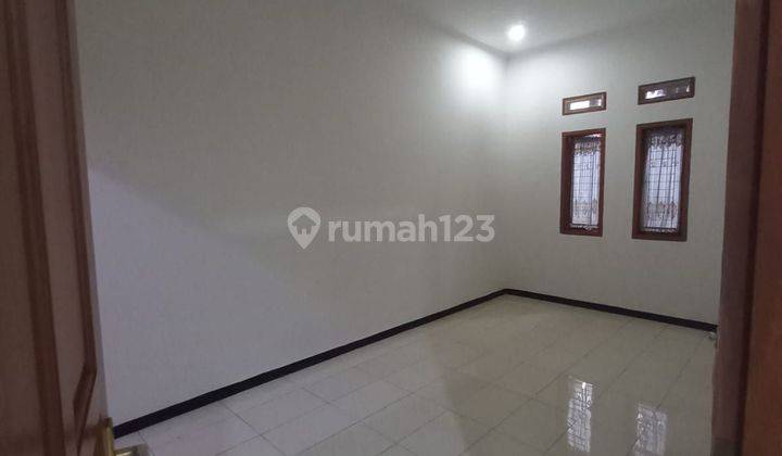 Dijual/disewakan Rumah di Turangga 2 lantai 1