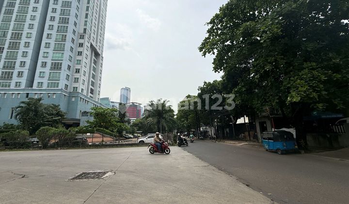 Commercial Building 893m2 2 Floors in Kuningan Setiabudi South Jakarta