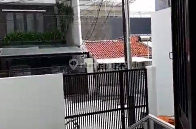 Dijual Rumah Bagus 3 Kamar 3 Lantai Furnished di Pluit Jakut 2