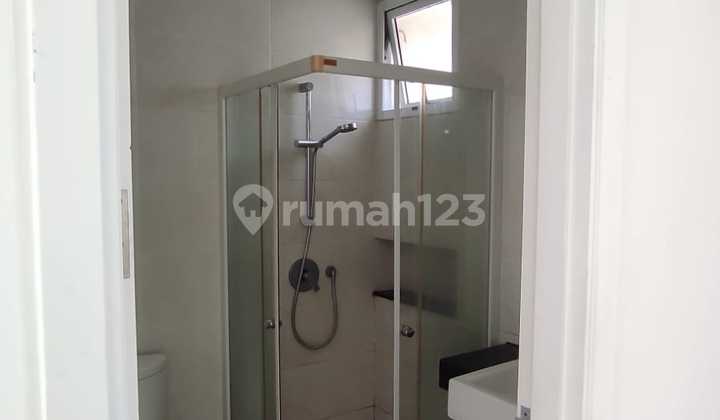 Disewakan Rumah kawasan Greenlake, Cluster Australia, Tangerang  2