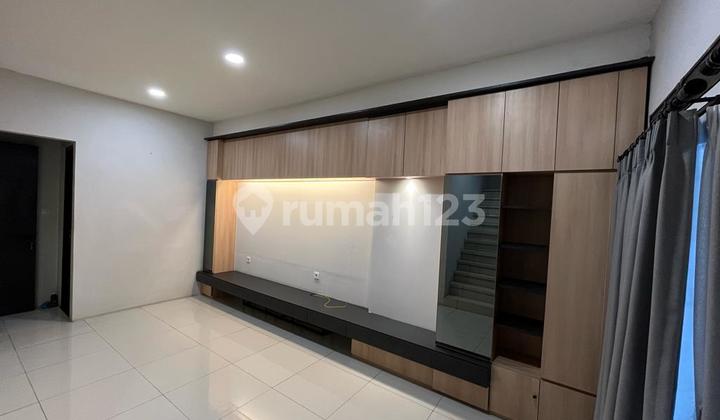 Rumah Villa Mutiara, Tangerang Selatan 2