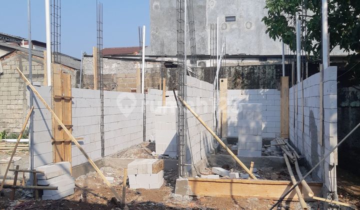 Dijual rumah 2 lantai selangkah ke halte busway LRT toll dalkot jagorawi jorr ps rebo 2