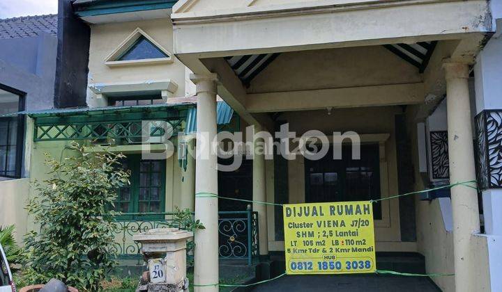 Rumah 2,5 lantai siap huni di Kota Wisata 1