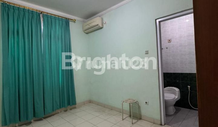 rumah disewakan Luas Tanah 180 interiornya lapang 2