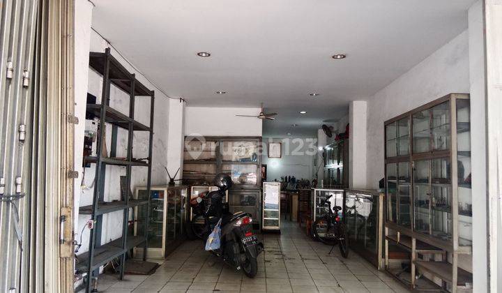 Dijual Cepat Ruko 4,5 lt Gajah Mada lokasi strategis 1