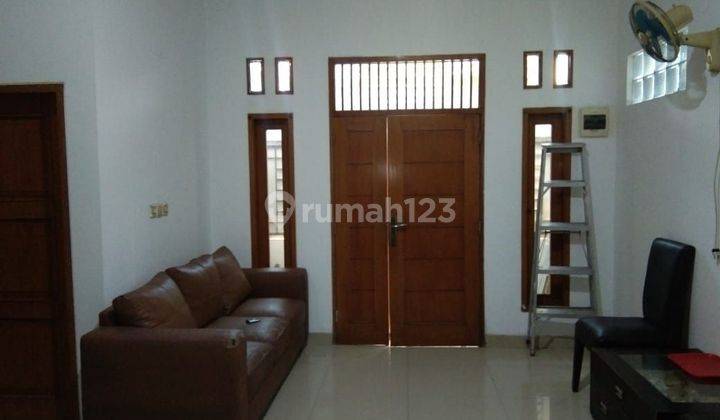 Rumah Dijual 3 lantai Jembatan lima gang Motor strategis 1