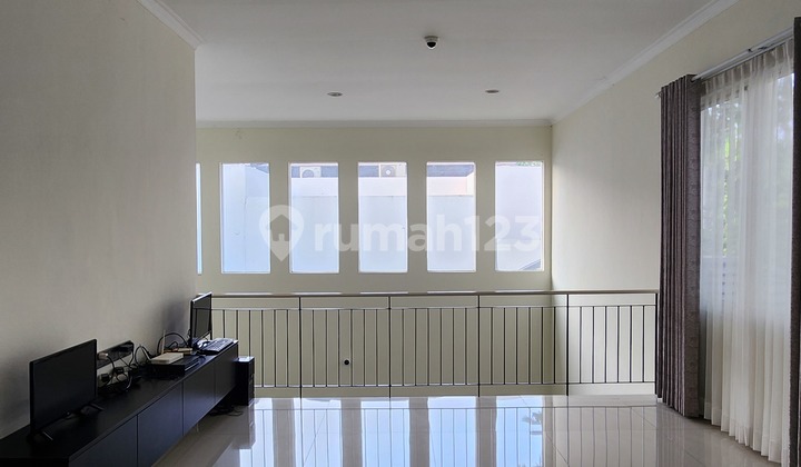 Dijual Rumah Mewah Posisi Hoek Siap Huni di Alam Sutera 2