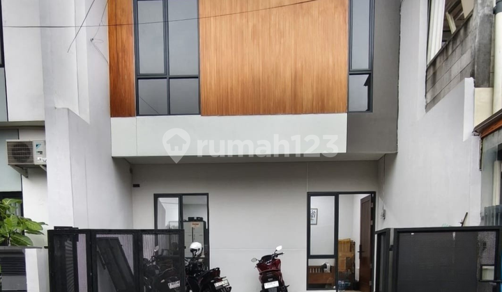 Dijual Rumah 2 Lantai Siap Huni di Nusaloka BSD City