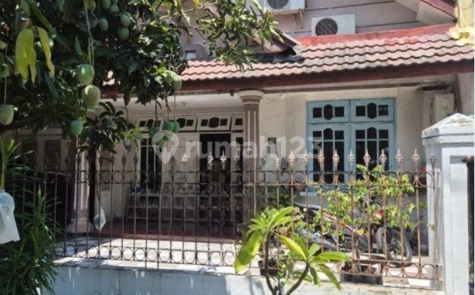 Nirwana Eksekutif, Hadap Timur, Strategis