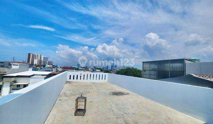 Disewakan Rumah Baru Bisa Usaha 4 Lantai - 2br+1 (t/b 110 M² / 300 M²) Shm, 140 Juta/tahun, Kebon Jeruk, Jakarta Barat 2