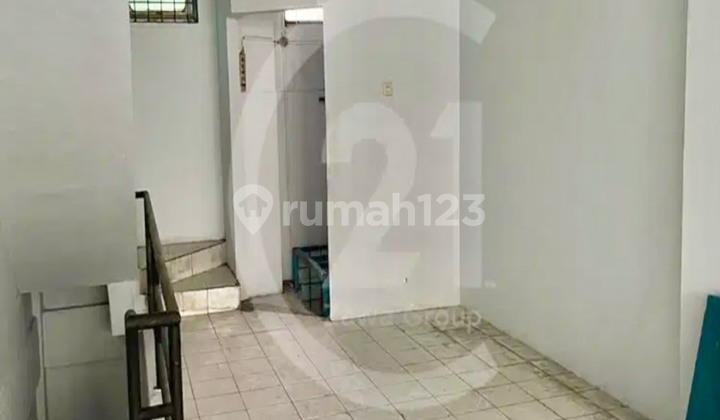 Disewakan Ruko Pinggir Jalan Raya Glodok Plaza - T/B 73 m² / 224 m², 4 Lantai, 150 Juta/Tahun, Mangga Besar, Jakarta Barat