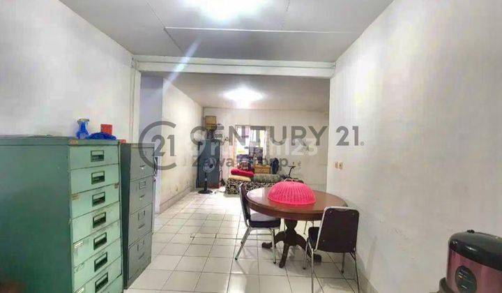 Disewakan Rumah TSS Jembatan 5 - 4BR+1 (T/B 112 m² / 200 m²) 2 Lantai, 78 Juta/Tahun, Tambora, Jakarta Barat 2