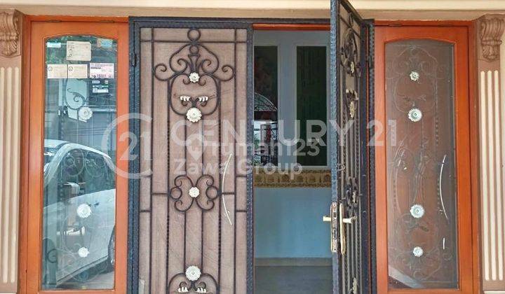 Disewakan Murah Rumah Tanjung Duren 3 Lantai - 4BR+1 (Uk 6x15) 95 Juta/Tahun, Grogol Petamburan, Jakarta Barat 1