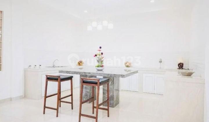 For Rent Luxury House in South Kemang 2 Floors - 4Br+2 (L/B 973 M² / 1100 M²) SHM, 650 Million, Mampang Prapatan, South Jakarta 2