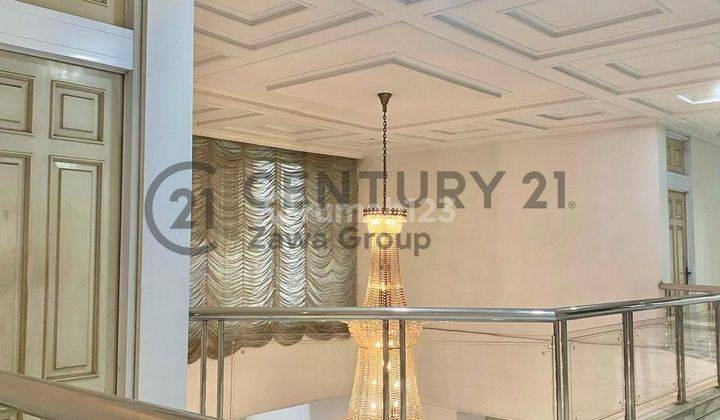 Disewakan Rumah Besar 2 Lantai Taman Kebon Jeruk Intercon - 4BR+2 (T/B 540 m² / 440 m²) Min Sewa 2 Tahun, 250 Juta/Tahun, Kembangan, Jakarta Barat 1