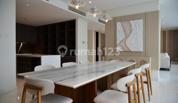 Disewakan Apartemen Casadomaine 4 br luas  340 m2 2