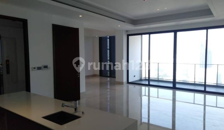 Apartemen Regent Residences 3 Kamar Tidur Semi Furnished 251m2 2