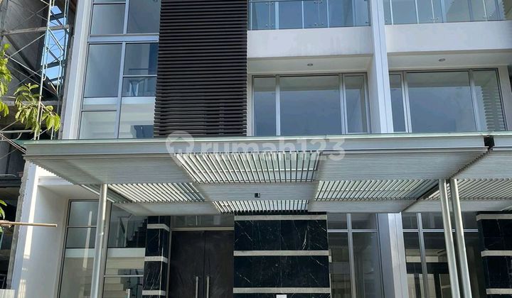 Disewa Rumah 4br Chopin 8x25 Golf Island Pik