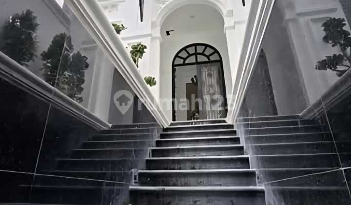 Dijual Rumah Tebet Brand New America Classic Jakarta Selatan