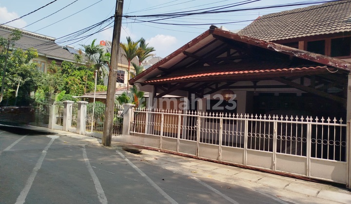Rumah Gudang Peluru Siap Huni Akses Jalan 3 Mobil