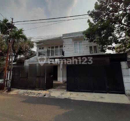 Rumah Siap Huni Dalam Komplek Elite Di Pancoran 1