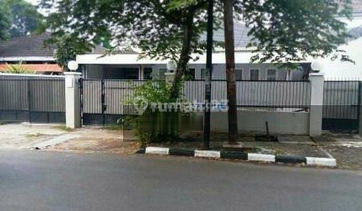 Menteng Rumah Nyaman di Zona Komersial di Cikini Jakarta Pusat 1