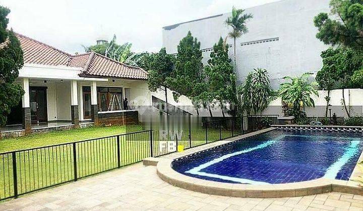 Kemang Dalam Rumah di Lokasi Prime Dengan Taman Yang Luas 2