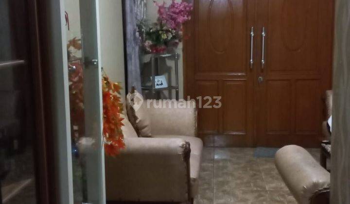 Rumah jln Kampung Melayu Kecil 2 lantai 2